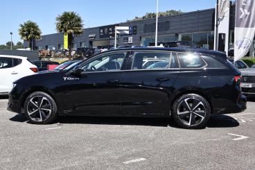 SPOTICAR Opel Astra Sports Tourer 1.2 T Edition Usada - Comerciais Gasolina Preto - Braga - 1200228007_3