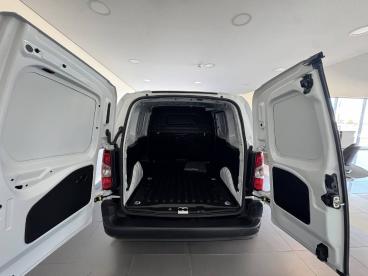 SPOTICAR Opel Combo 15dt, E6.4 & Mt6 Start/stop (75 Kw100cv - Usada - Comercial/furgão Diesel Branco Ice - Aveiro - 1200218296_5