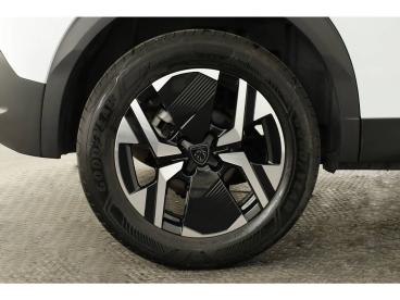 SPOTICAR Peugeot 2008 1.2 Puretech 100cv Allure Usada - Suv-4x4 Gasolina Branco - Castanheira Do Ribatejo - 1200218405_5