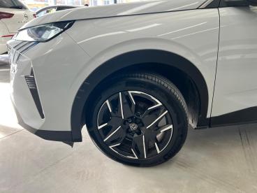 SPOTICAR Peugeot 3008 1.2 Hybrid Allure Pack E-dcs6 Usada - Suv-4x4 Gasolina Branco - Viseu - 1200222065_2