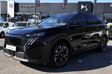 SPOTICAR Peugeot 5008 1.2 Hybrid Allure E-dcs6 Usada - Comerciais Gasolina Preto - Braga - 1200229898_1