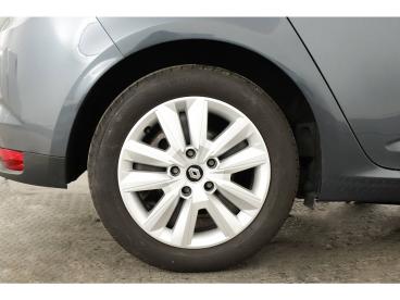 SPOTICAR Renault Megane 1.5 Blue Dci 115 Equilibre Usada - Berlina Diesel Cinza - Vila Nova De Gaia - 1200222406_5