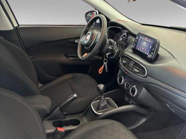 SPOTICAR Fiat Egea Cross 1.4 Fire Urban İkinci El Araç - Sedan Benzin Beyaz - Van - 1200031927_4