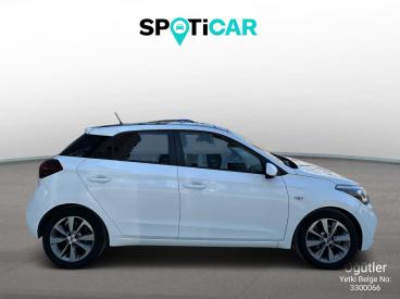 SPOTICAR Hyundai I20 1.4 Crdi (90) Style Panorama İkinci El Araç - Hatchback Dizel Beyaz - Mersİn - 1200026617_4