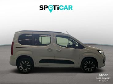 SPOTICAR Opel Combo 1.5 Ultimate Otomatik 8 131 İkinci El Araç -  Dizel Beyaz - UŞak - 1200025731_4