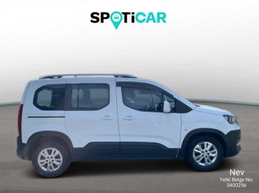 SPOTICAR Peugeot Rifter Gt 1.5 Bluehdi 130 Eat8 İkinci El Araç -  Dizel Beyaz - Istanbul - 1200028531_4