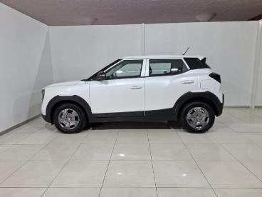 SPOTICAR Mahindra Xuv300 1.2t W4 Used Car - Suv Petrol White - Boksburg - 1200011508_2