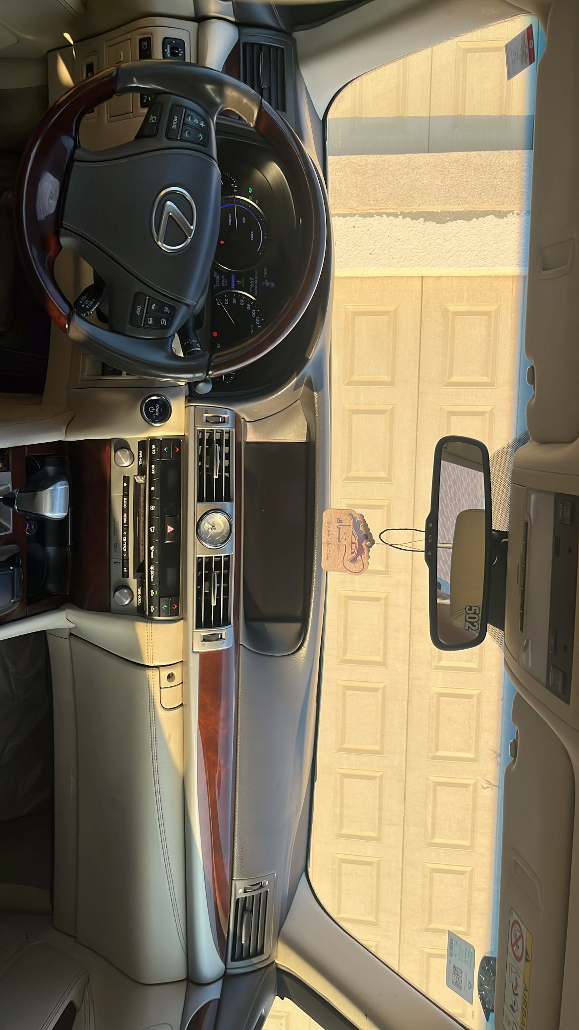 لكزس LS LS600 2015 image