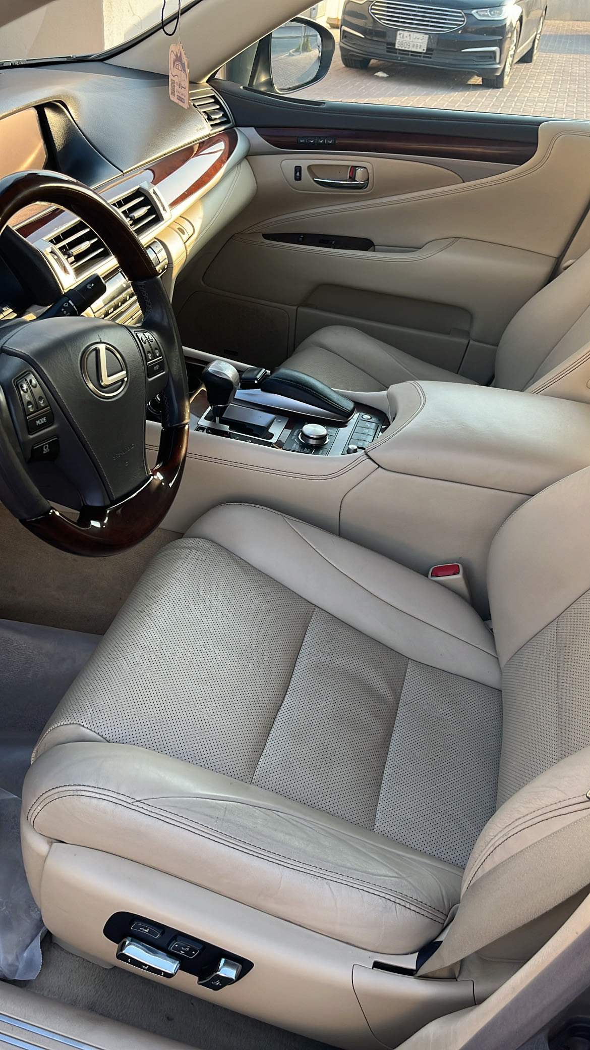 لكزس LS LS600 2015 image