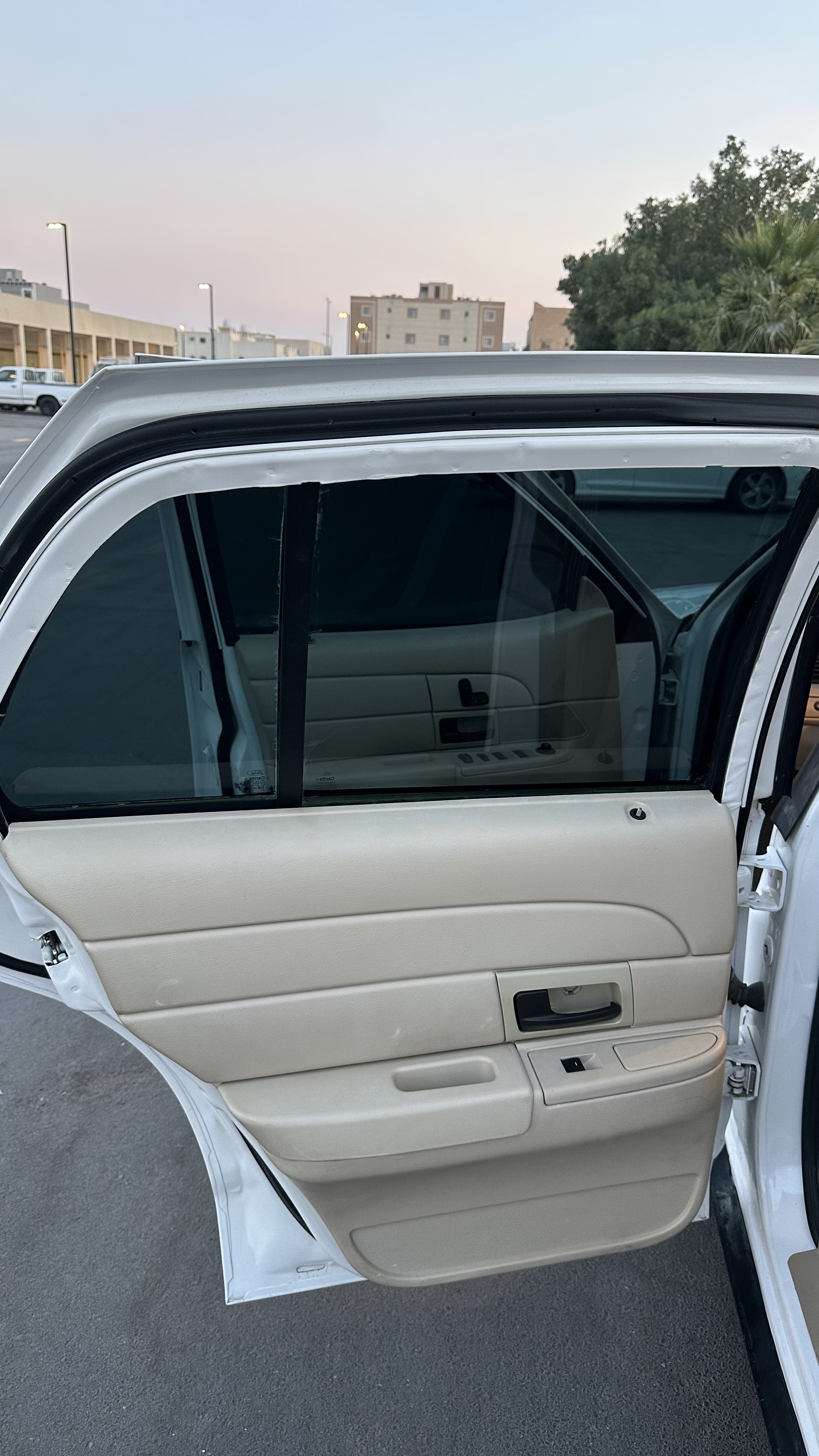 Ford Crown Victoria  2011 image