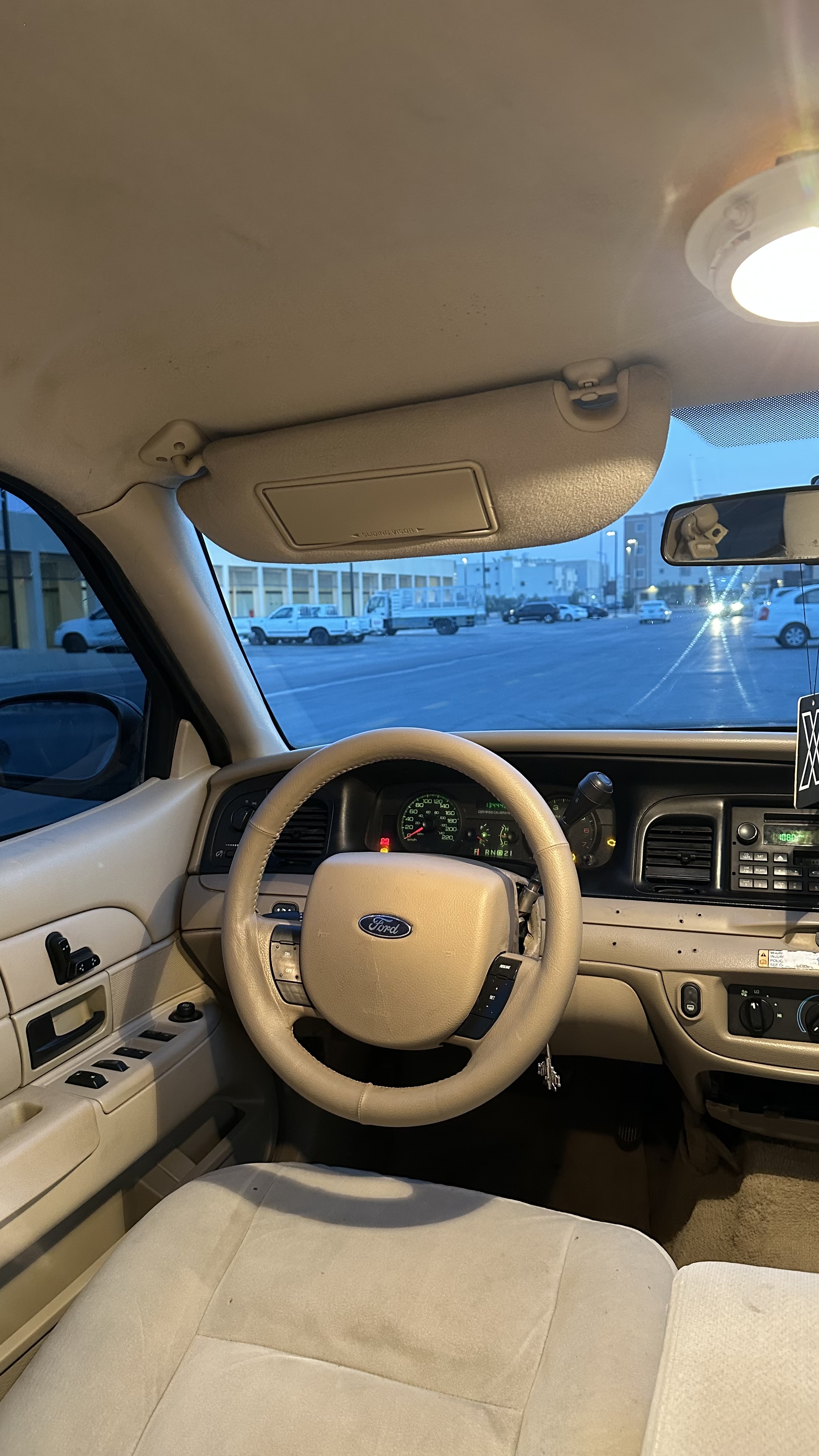 Ford Crown Victoria  2011 image