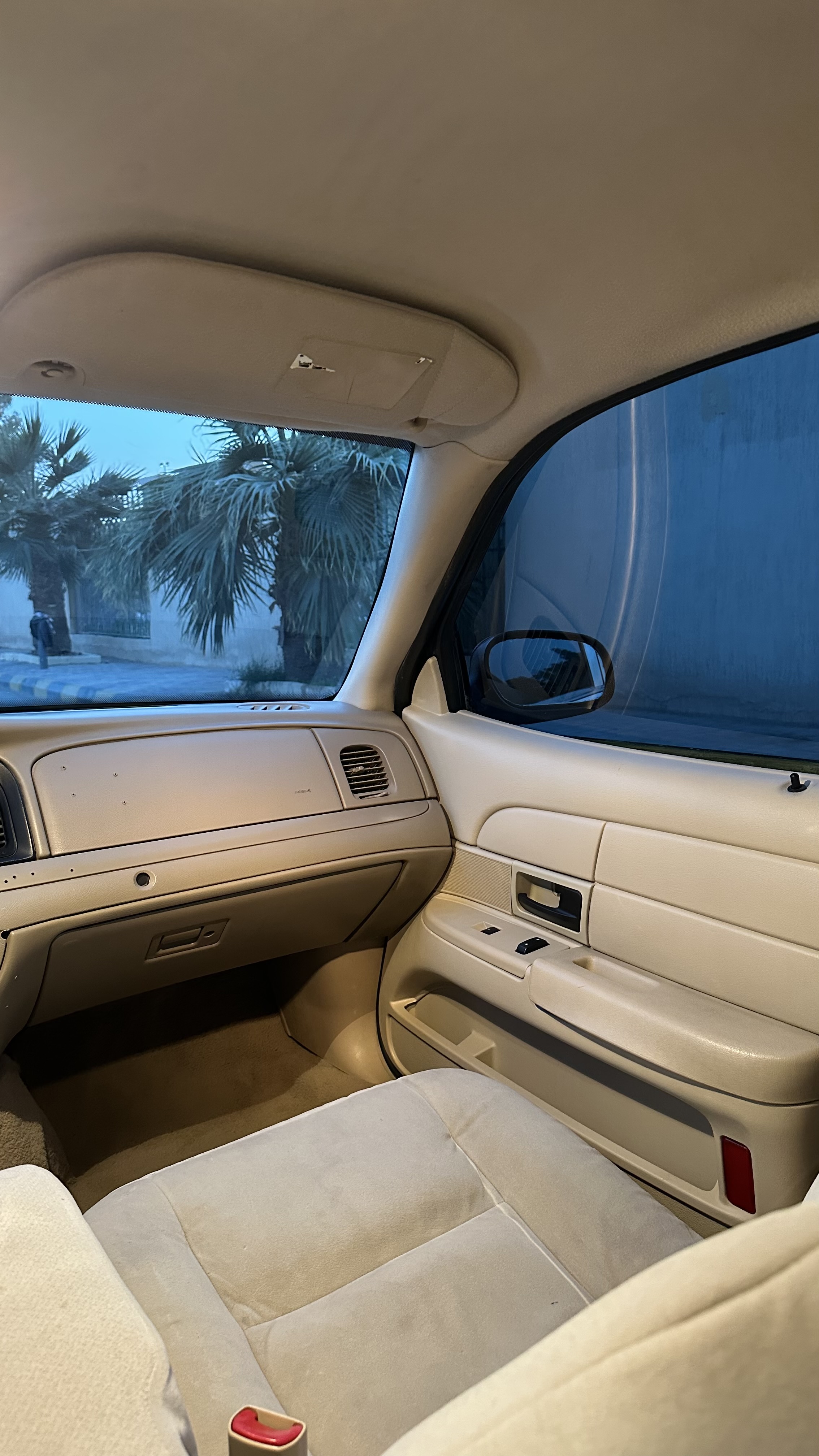 Ford Crown Victoria  2011 image