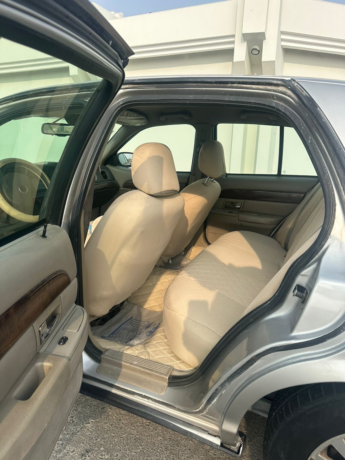 فورد جراند ماركيز  2006 image