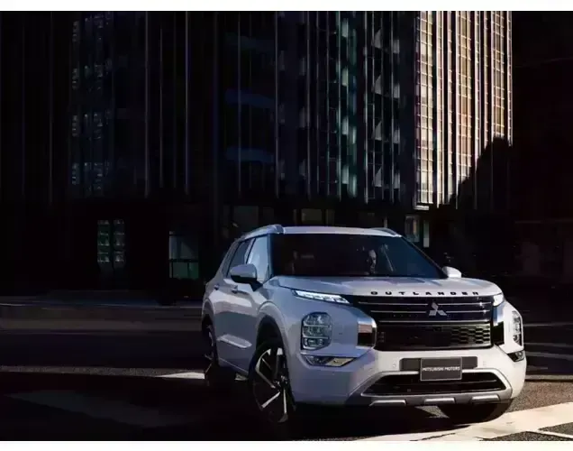 Mitsubishi OUTLANDER 2026 LL 2WD 5S