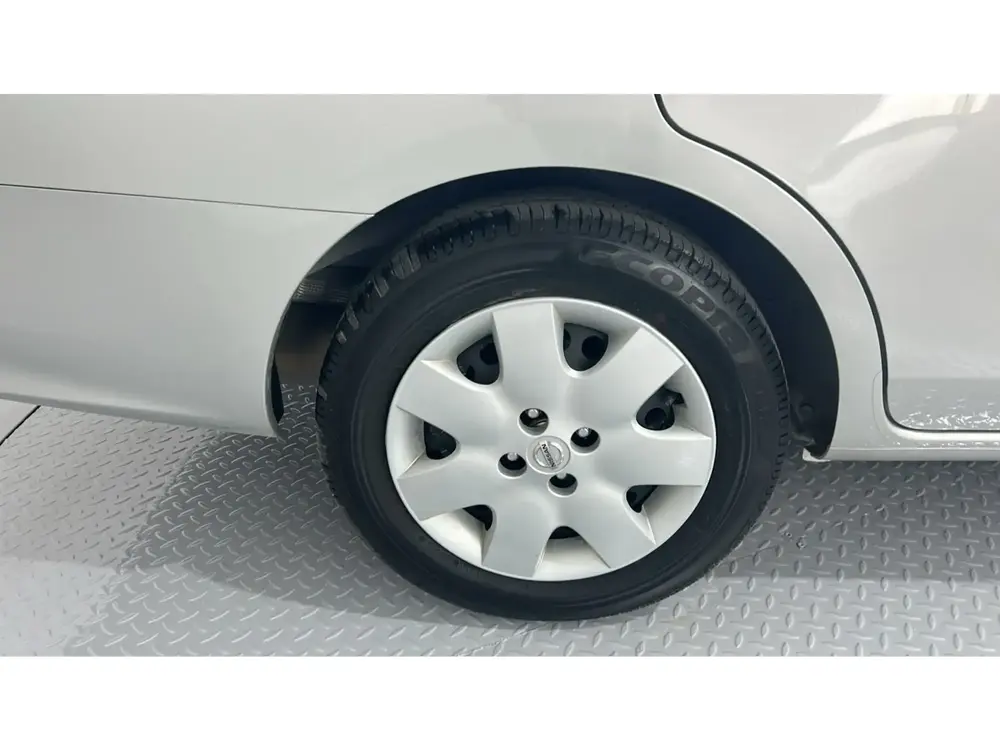 Nissan Sunny STD 2024