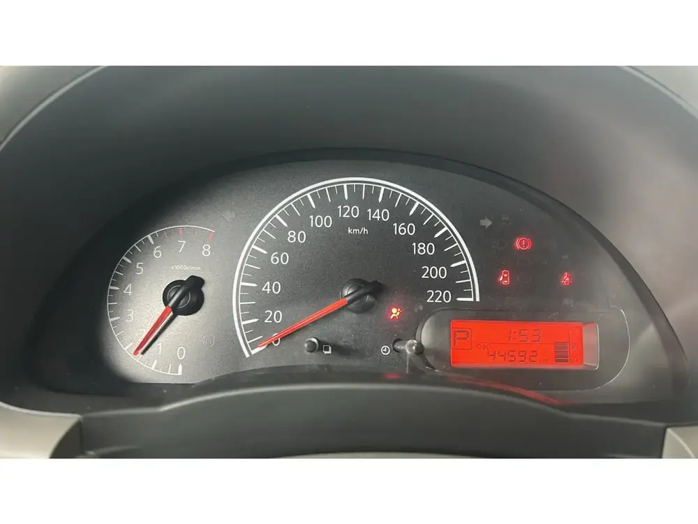 Nissan Sunny STD 2024