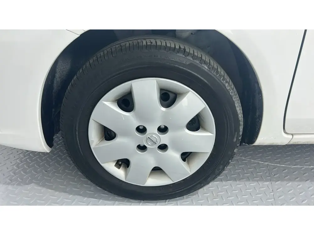Nissan Sunny STD 2024
