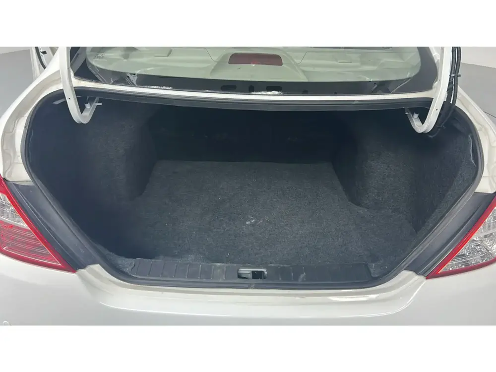 Nissan Sunny STD 2024