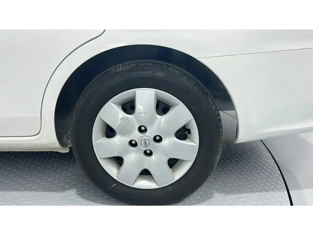Nissan Sunny STD 2024