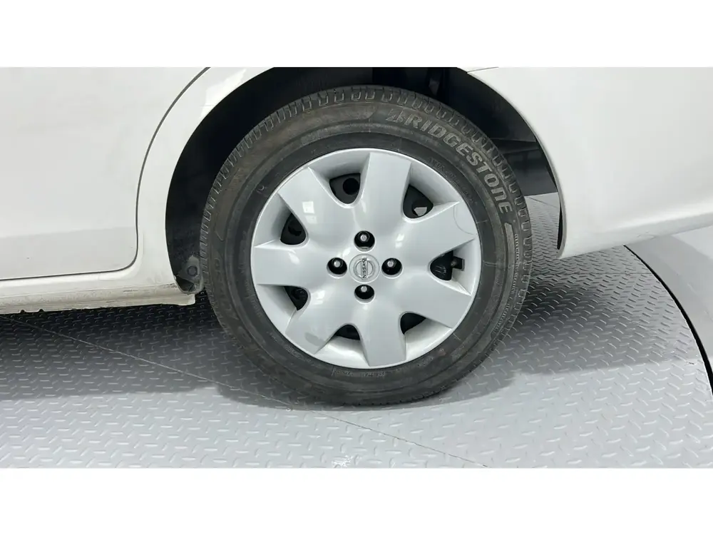 Nissan Sunny STD 2024