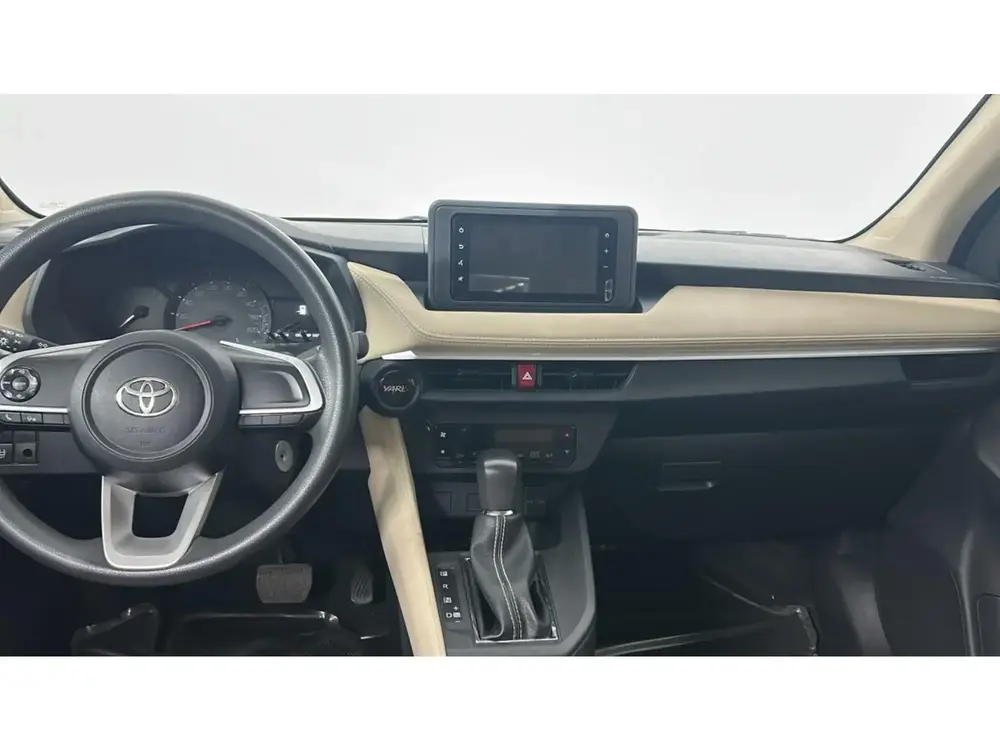 Toyota Yaris Y 2023