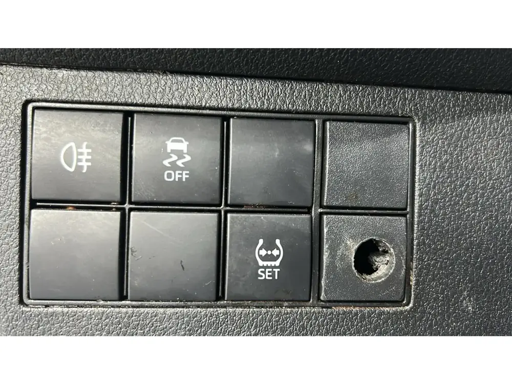 Toyota Yaris Y 2023