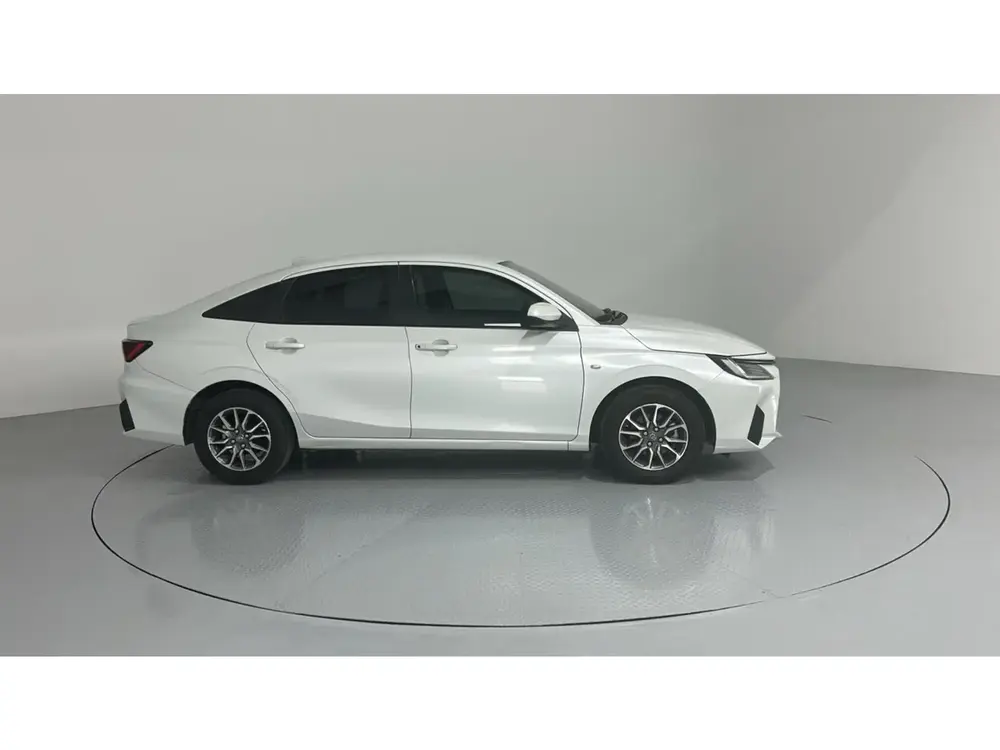 Toyota Yaris Y 2023