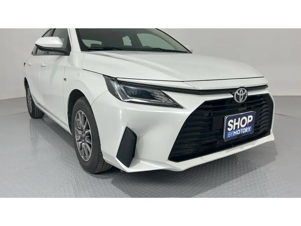 Toyota Yaris Y 2023