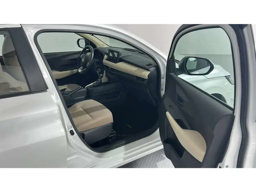 Toyota Yaris Y 2023