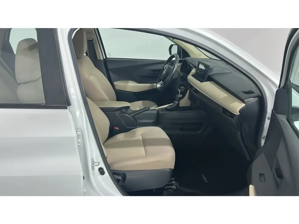 Toyota Yaris Y 2023