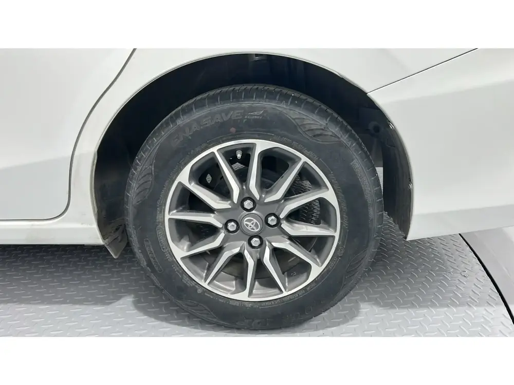 Toyota Yaris Y 2023