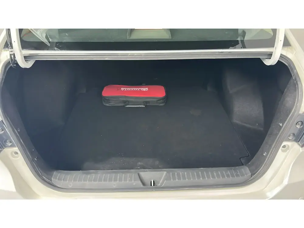 Toyota Yaris Y 2023