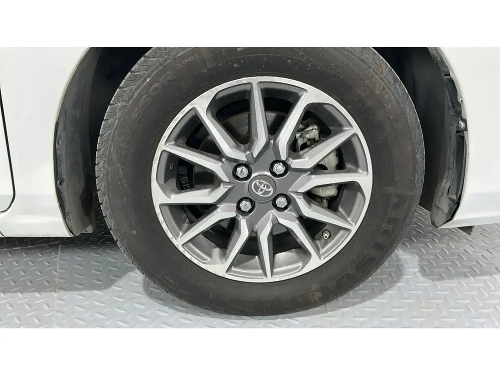 Toyota Yaris Y 2023