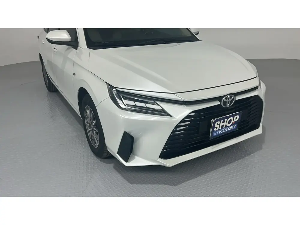 Toyota Yaris Y 2023