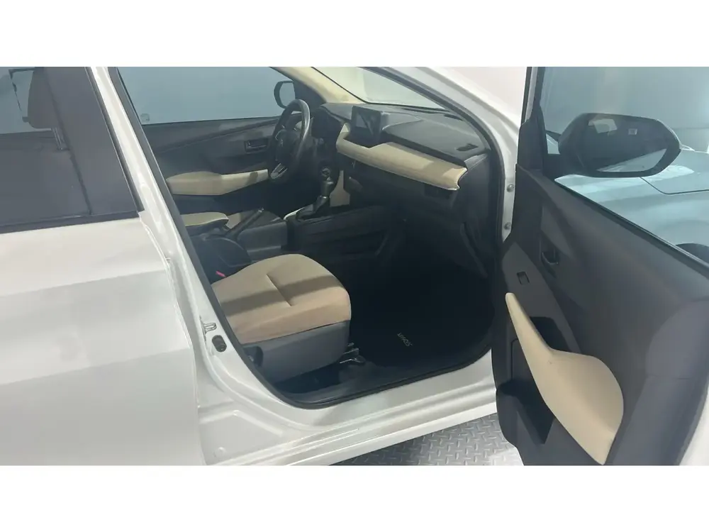 Toyota Yaris Y 2023
