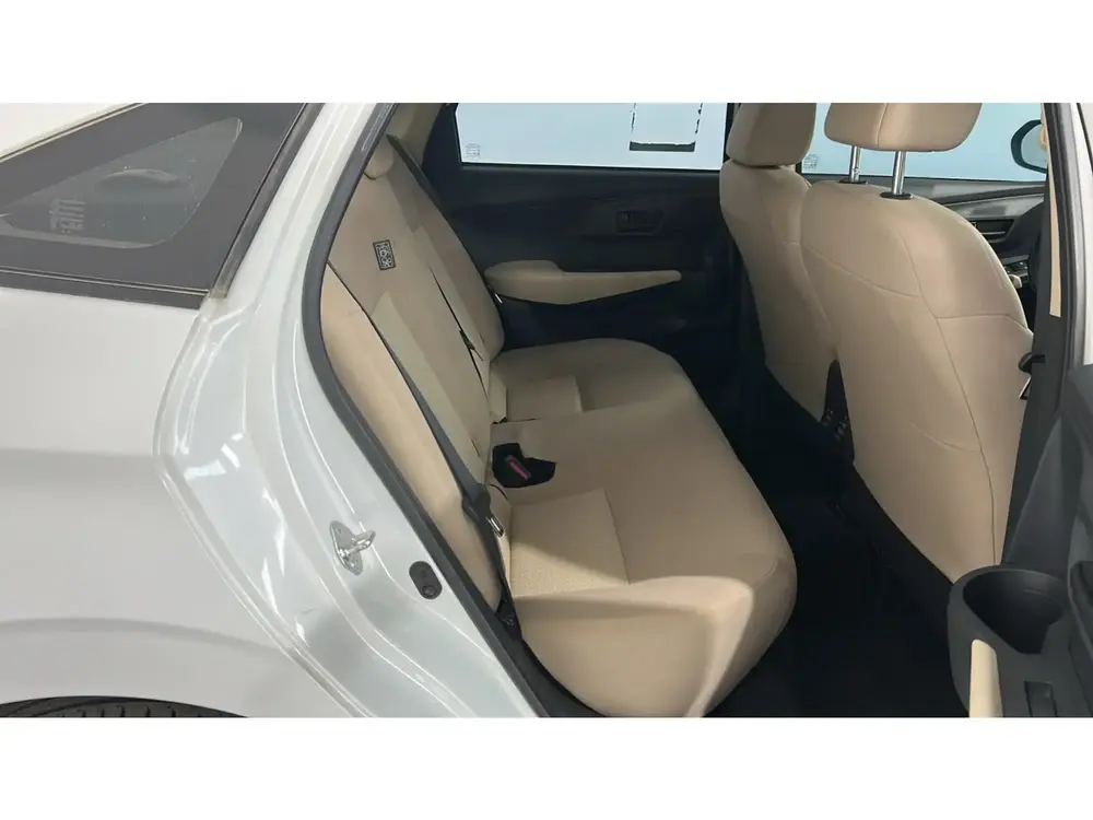 Toyota Yaris Y 2023