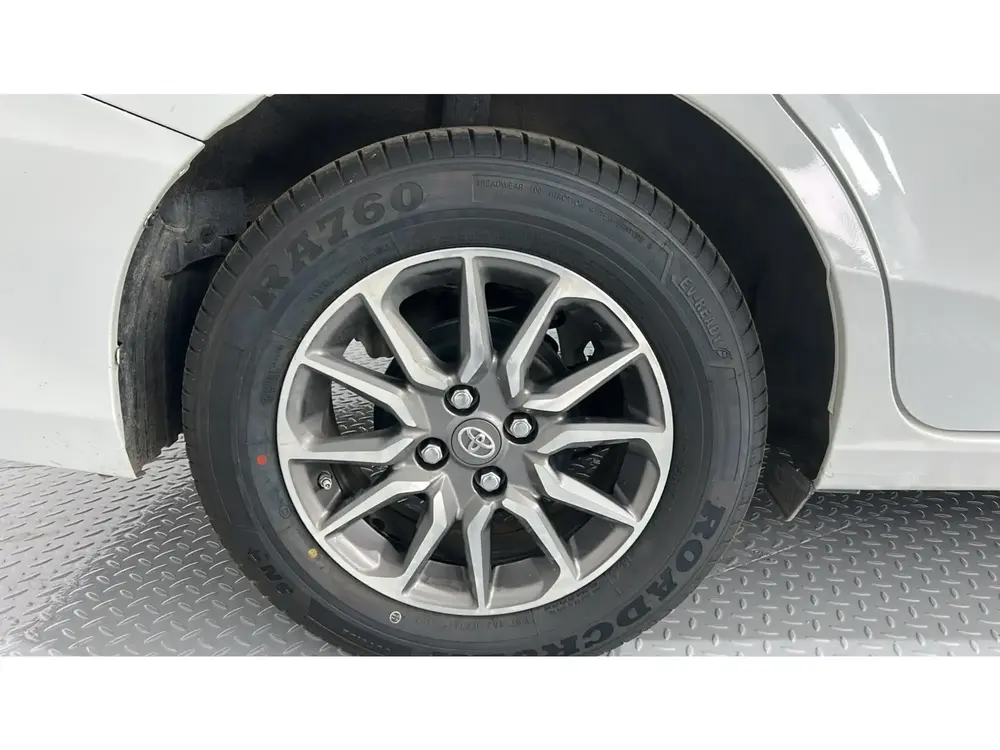 Toyota Yaris Y 2023