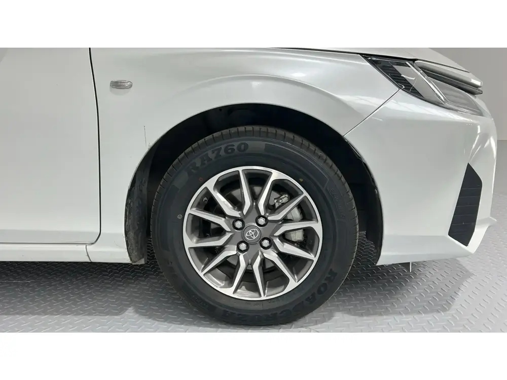 Toyota Yaris Y 2023