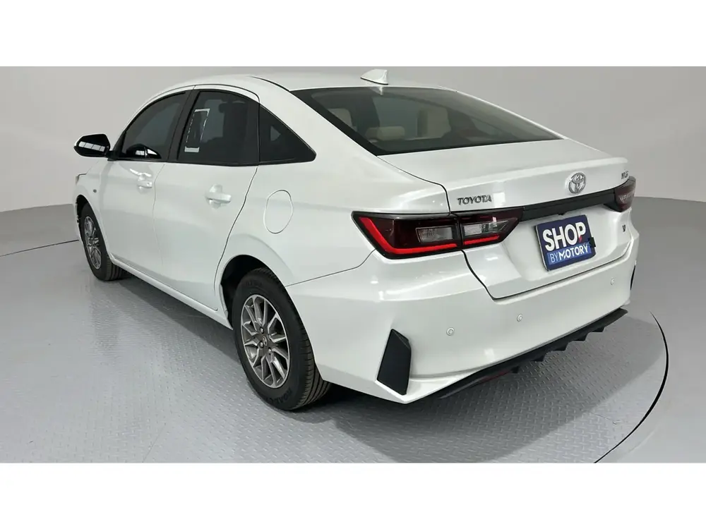 Toyota Yaris Y 2023