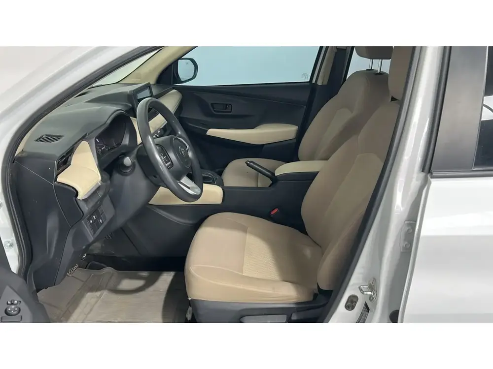 Toyota Yaris Y 2023