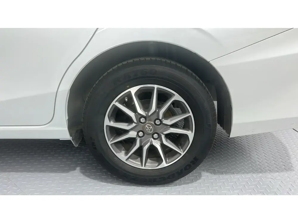 Toyota Yaris Y 2023