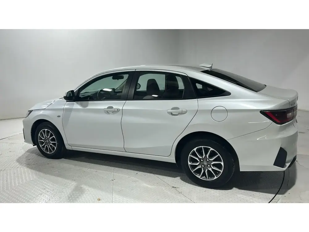 Toyota Yaris Y 2023