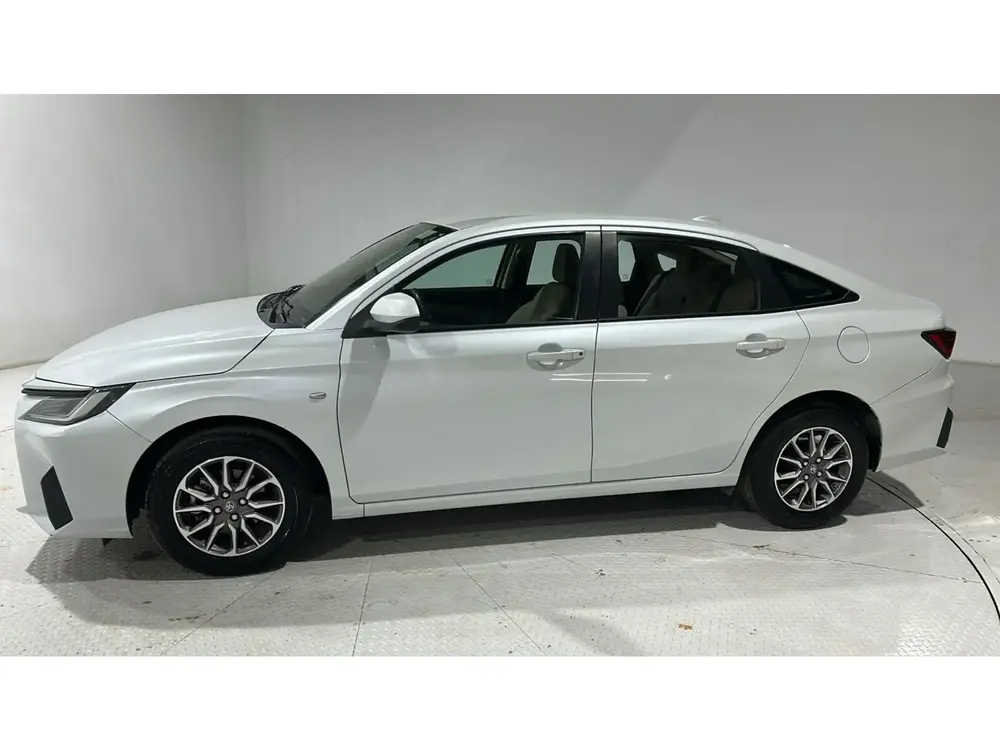 Toyota Yaris Y 2023