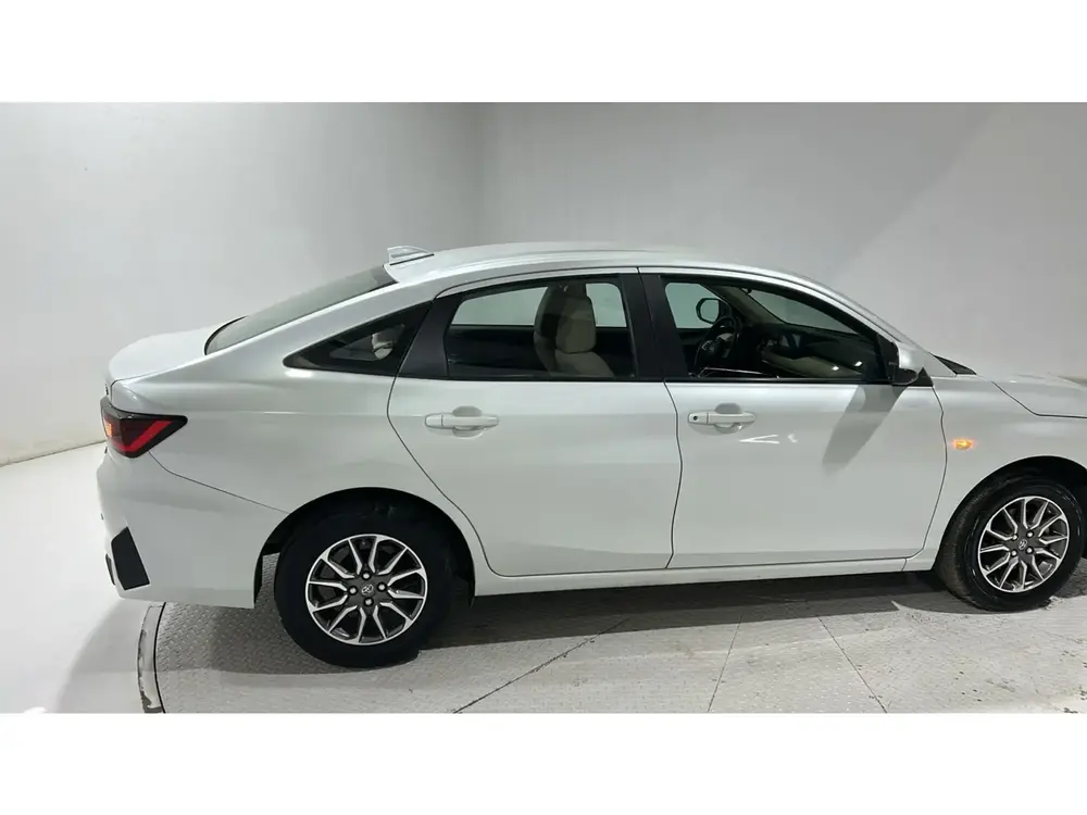 Toyota Yaris Y 2023