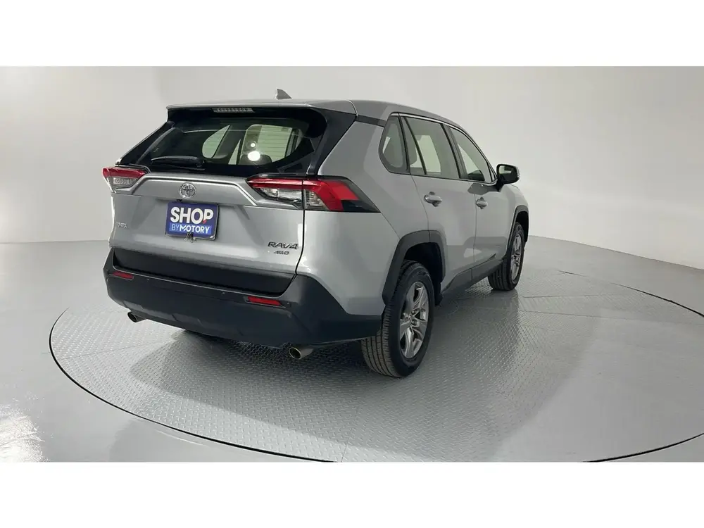 Toyota RAV4 LE 4X4 2024