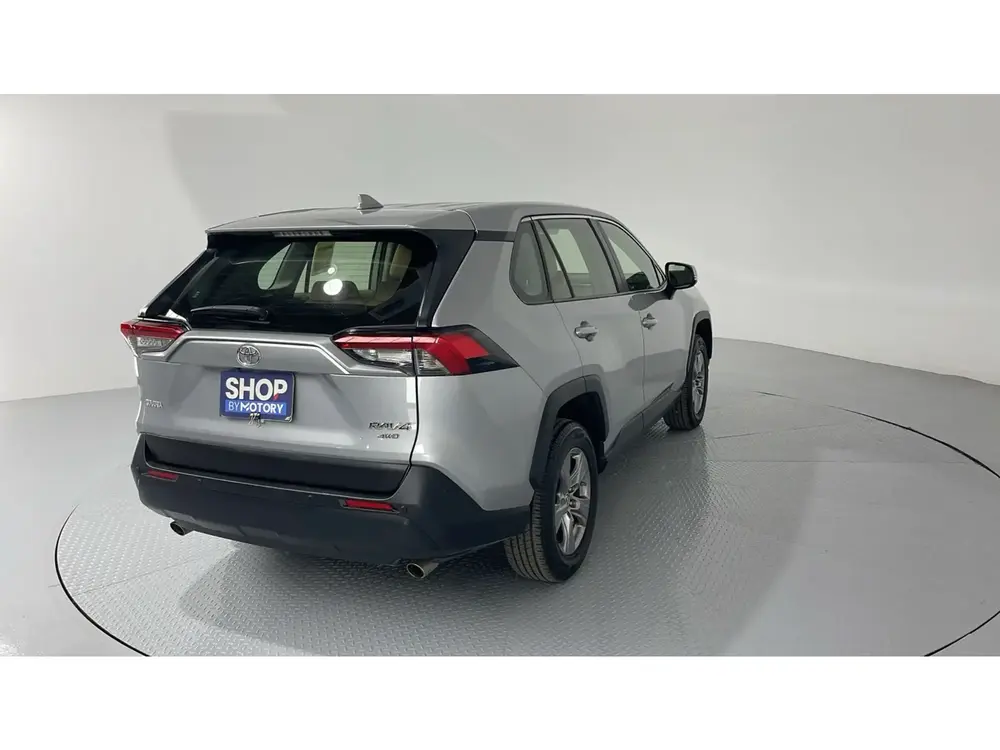 Toyota RAV4 LE 4X4 2024