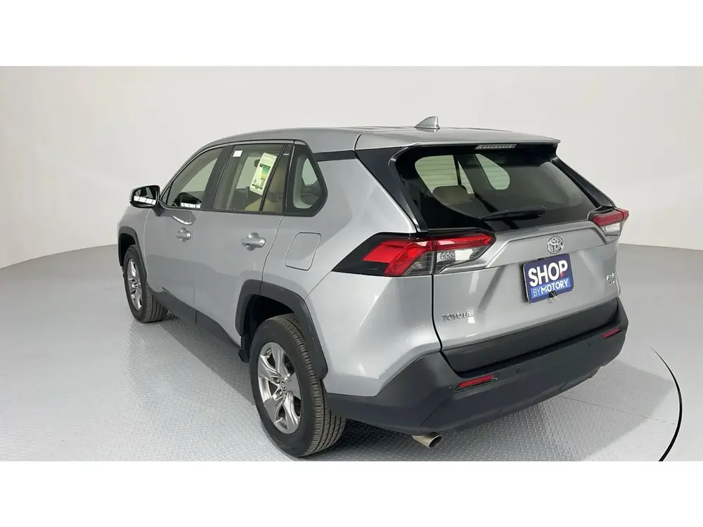 Toyota RAV4 LE 4X4 2024