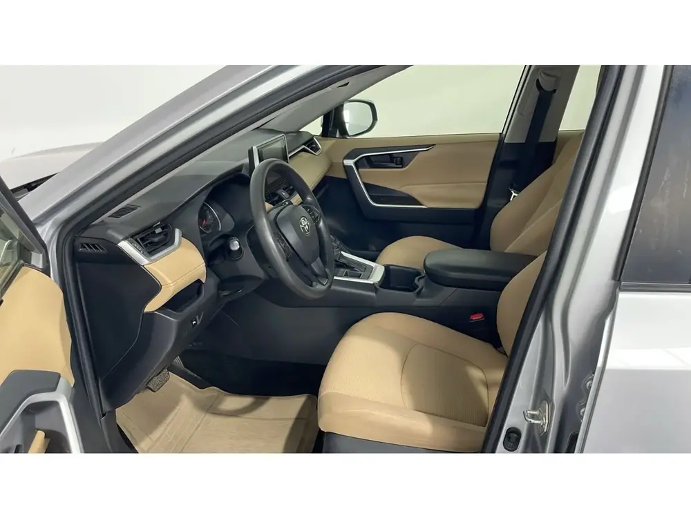 Toyota RAV4 LE 4X4 2024