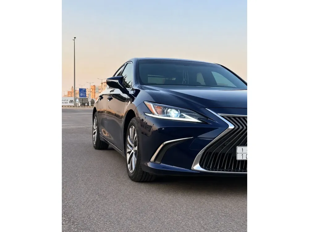 Lexus ES 2021
