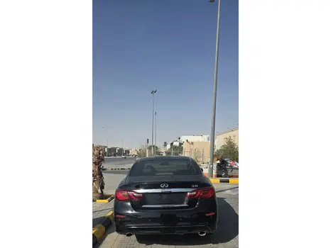 Infiniti Q70 2016